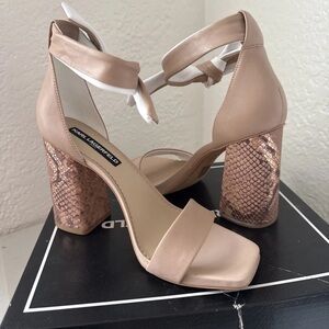 Karl Lagerfeld Heels Malbi Snake Print Size 9.5